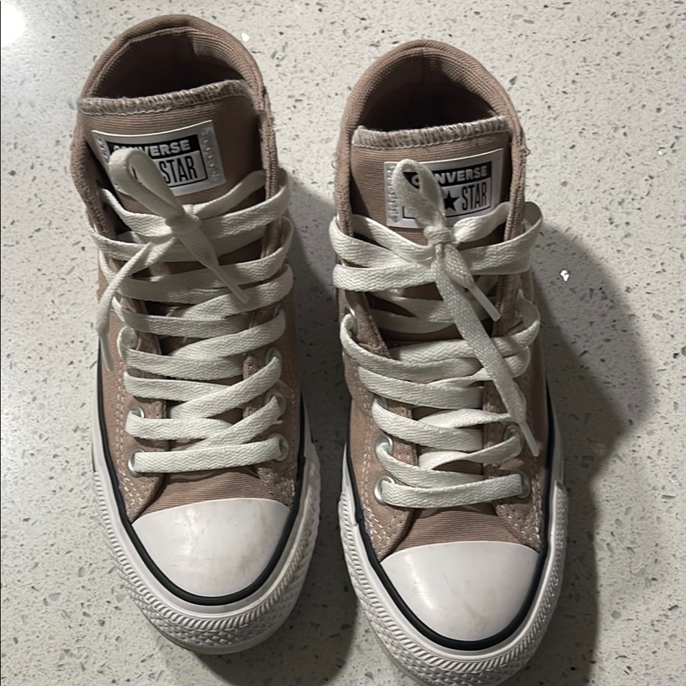 WOMEN'S CONVERSE CHUCK TAYLOR ALL STAR MADISON MID-TOP SNEAKERS